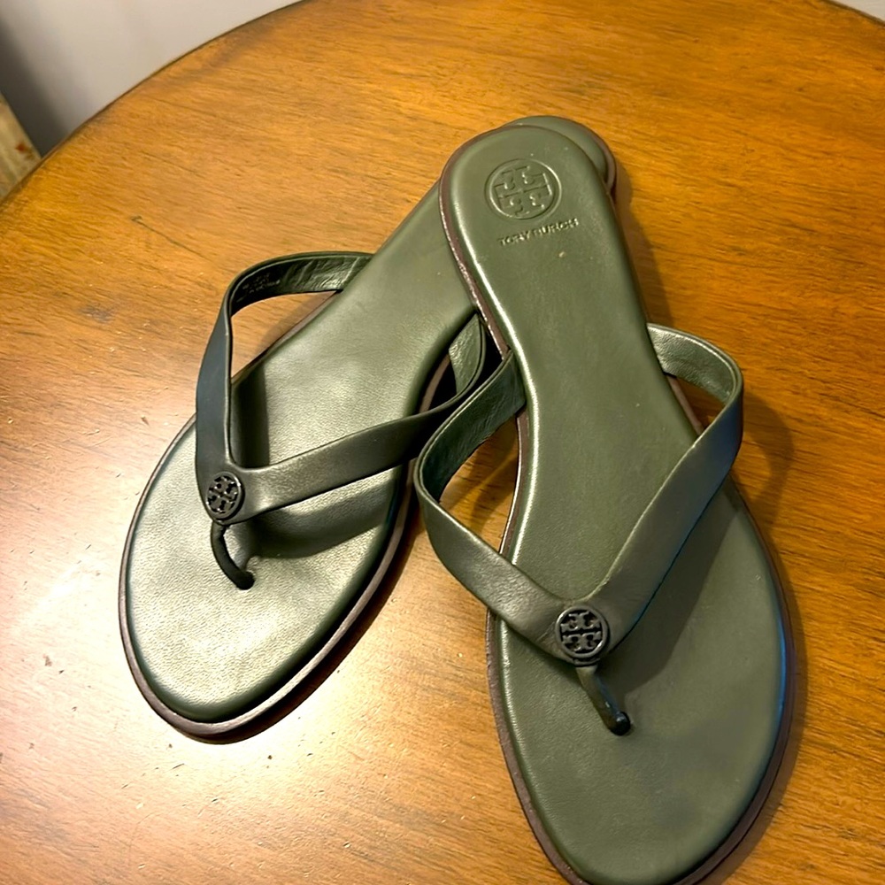 Tory Burch size 9 leather flip flops